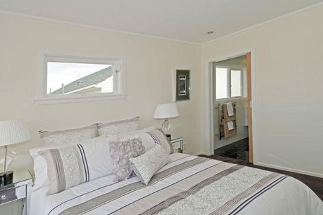 Photo of property in 5 Twin Parks Rise, Papakura, 2110