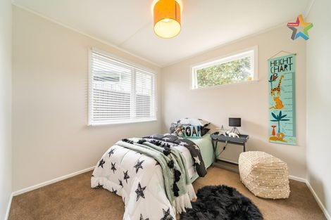 Photo of property in 21 Cherry Blossom Grove, Maungaraki, Lower Hutt, 5010