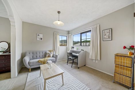 Photo of property in 98 Oxford Street, Tawa, Wellington, 5028