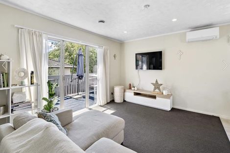 Photo of property in 5 Scarlet Drive, Ranui, Auckland, 0612