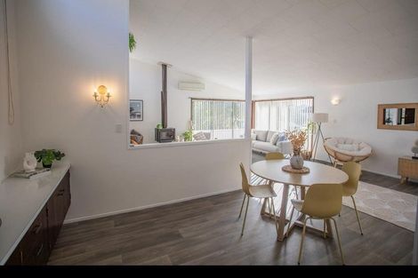 Photo of property in 2 Puketiro Place, Paihia, 0200