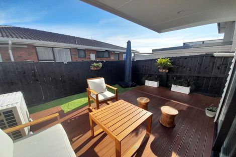 Photo of property in 148a Hutchinsons Road, Bucklands Beach, Auckland, 2014