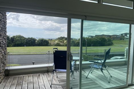 Photo of property in 47 Spinnaker Drive, Te Atatu Peninsula, Auckland, 0610