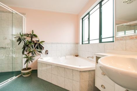 Photo of property in 15 Kavanagh Road, Hospital Hill, Napier, 4110