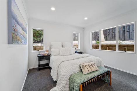 Photo of property in 1 Phoebe Meikle Place, Torbay, Auckland, 0630
