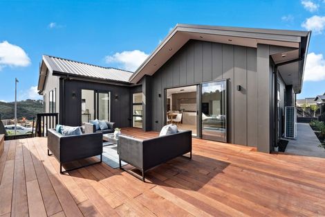Photo of property in 9 Halcyon Bay Lane, Wainui, 0992
