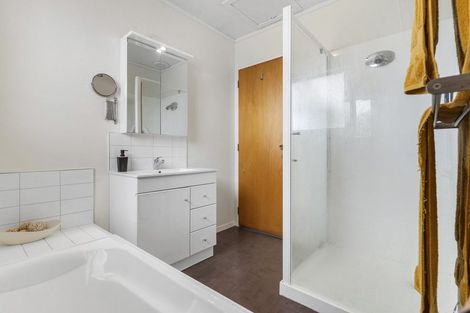 Photo of property in 66 Gledstane Road, Stanmore Bay, Whangaparaoa, 0932