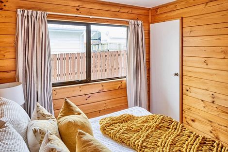 Photo of property in 27a Mana Esplanade, Paremata, Porirua, 5026