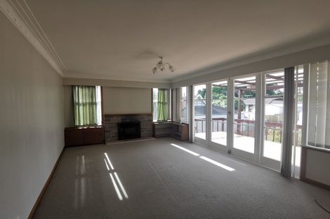 Photo of property in 17 Peach Road, Glenfield, Auckland, 0629