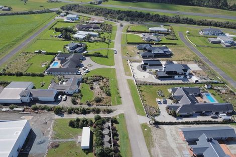 Photo of property in 37 Aileron Rise, Dairy Flat, 0794