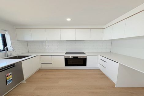 Photo of property in 27b Te Atatu Road, Te Atatu South, Auckland, 0610