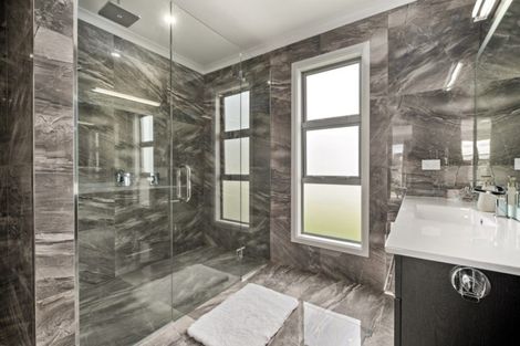 Photo of property in 15 De Bettencor Place, Mount Pisa, Cromwell, 9383