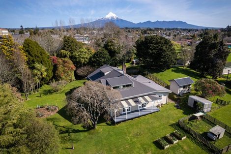 Photo of property in 1 Kahikatea Street, Inglewood, 4330