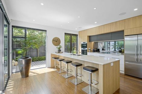 Photo of property in 51 Innes Road, St Albans, Christchurch, 8052