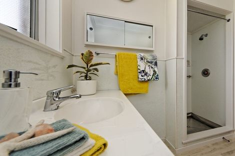 Photo of property in 12 Sunnylaw Place, Glen Eden, Auckland, 0602