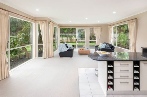 Photo of property in 100 Middlefield Drive, Flat Bush, Auckland, 2016