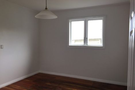 Photo of property in 3 Pleasant Road, Glen Eden, Auckland, 0602