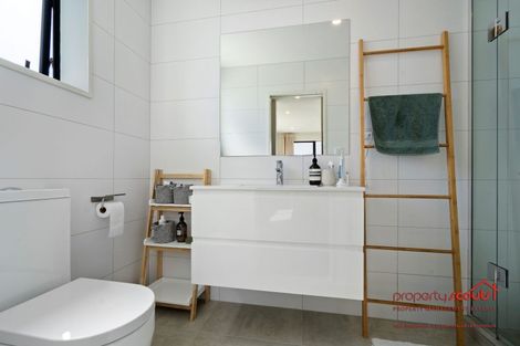 Photo of property in 27b Westgate Drive, Westgate, Auckland, 0614