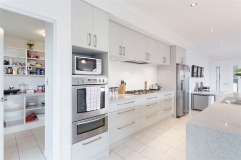 Photo of property in 4 Saint Remy Lane, Redcliffs, Christchurch, 8081