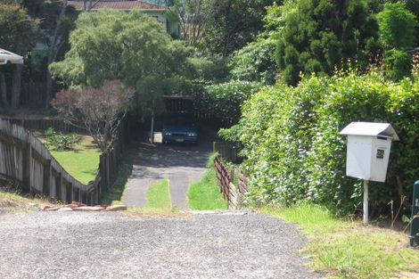 Photo of property in 2/28 Camelot Place, Glenfield, Auckland, 0629