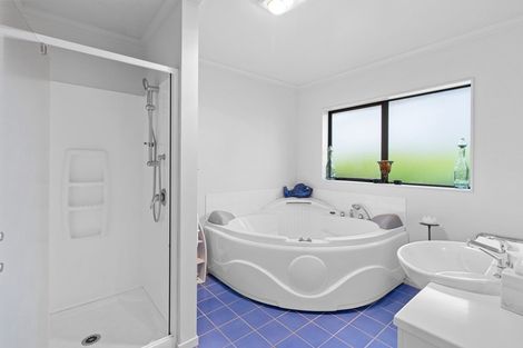 Photo of property in 16 Dorchester Place, Nawton, Hamilton, 3200