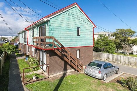 Photo of property in 2/615 Evans Bay Parade, Kilbirnie, Wellington, 6022