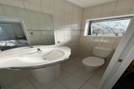 Photo of property in 13 Ellangowan Road, Waiake, Auckland, 0630