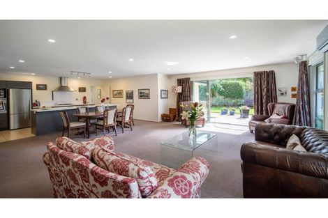 Photo of property in 4 The Oval, Hillmorton, Christchurch, 8024