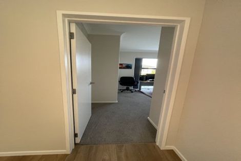 Photo of property in 10 Captain Rings Drive, Papakura, 2110