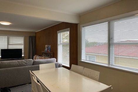 Photo of property in 17 Diana Drive, Glenfield, Auckland, 0627