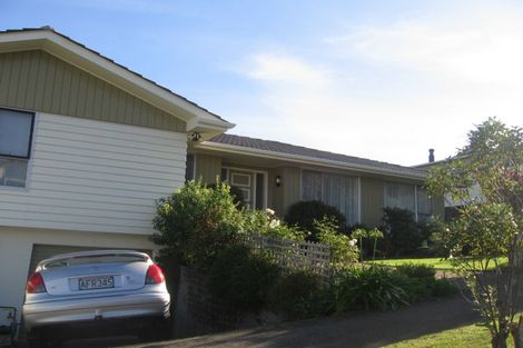 Photo of property in 2 Compass Way, Whitby, Porirua, 5024