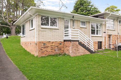 Photo of property in 2/16 Diana Drive, Glenfield, Auckland, 0627