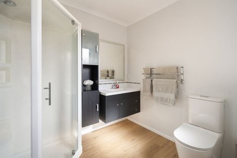 Photo of property in 11 Geneva Terrace, Kelvin Grove, Palmerston North, 4414