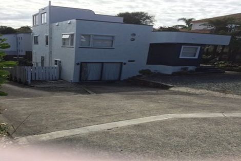 Photo of property in 11 Kenmure Avenue, Forrest Hill, Auckland, 0620