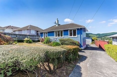 Photo of property in 25 Turkington Street, Tawa, Wellington, 5028