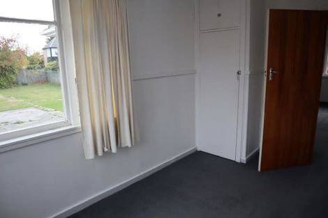 Photo of property in 112 Avonhead Road, Avonhead, Christchurch, 8042