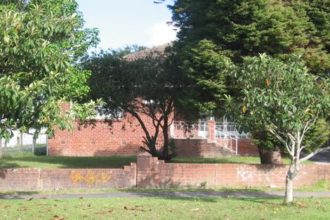 Photo of property in 30 Reid Road, New Lynn, Auckland, 0600