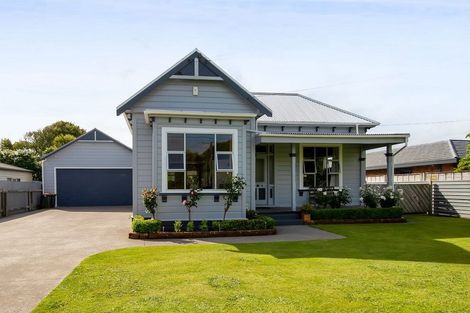 Photo of property in 55 Camberwell Road, Hawera, 4610