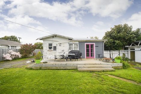 Photo of property in 66 Alexandra Street, Marton, 4710