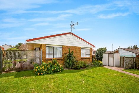 Photo of property in 8 Chablis Place, Henderson, Auckland, 0612