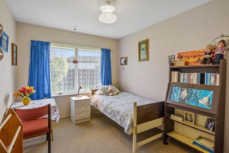 Photo of property in 5 Chatswood Place, Bishopdale, Christchurch, 8051