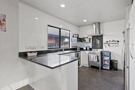 Photo of property in 1/20 Lowburn Place, Clover Park, Auckland, 2019