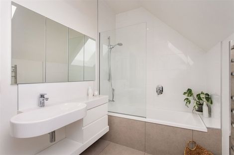 Photo of property in 20 Poynder Avenue, Merivale, Christchurch, 8014