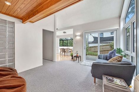 Photo of property in 38 Eugenia Rise, Totara Heights, Auckland, 2105