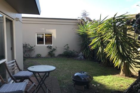 Photo of property in 2/28 Third Avenue, Tauranga, 3110