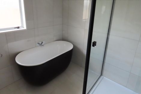 Photo of property in 77 Chichester Drive, Rosehill, Papakura, 2113