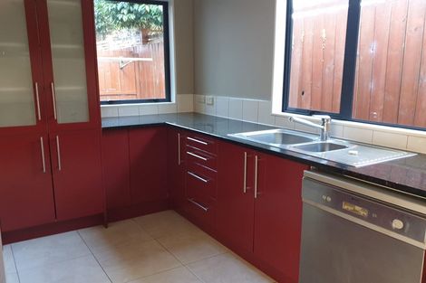 Photo of property in 1a Otahuri Crescent, Greenlane, Auckland, 1051