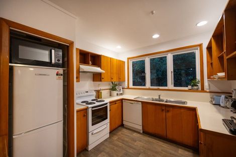 Photo of property in 27 Winston Avenue, Hokowhitu, Palmerston North, 4410