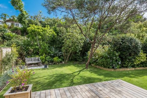 Photo of property in 4 Kaikomako Road, Waikanae, 5036