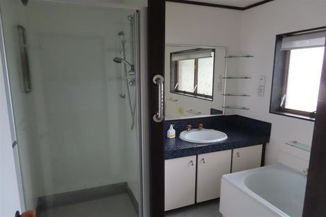 Photo of property in 1/8 Alton Terrace, Pakuranga Heights, Auckland, 2010